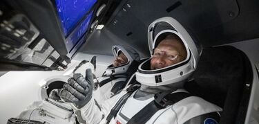 La Crew Dragon de Space X lleva con xito astronautas a la Estacin Espacial