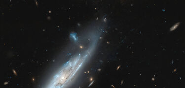 El Telescopio Hubble capta los tentculos una galaxia fantasmal