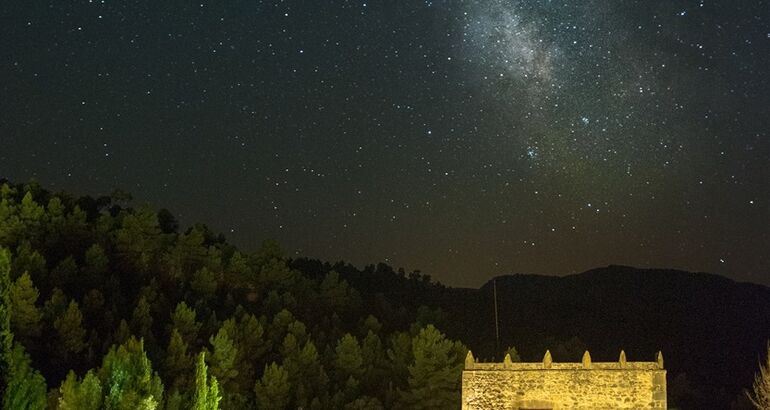 Alojamientos Starligth en Teruel dormir bajo uno de los cielos ms oscuros de Espaa