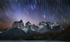 El cielo oscuro excepcional de Torres de Paine en el fin de Chile  