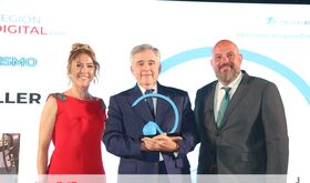 Rafael Bachiller recibe el Premio Turismo de  ReginDigital por impulsar el astroturismo
