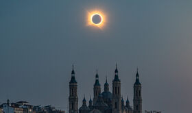 La foto del eclipse en Zaragoza que eligi la NASA es real o un montaje La foto del eclipse en Zaragoza que eligi la NASA es real o un montaje