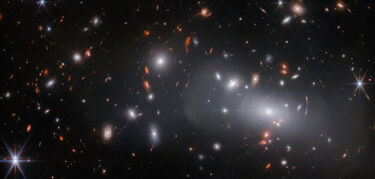 Podemos ver la misma galaxia triplicada al mismo tiempo Webb lo ha logrado
