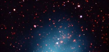 Una colisin titnica de cmulos de galaxias desafa a la cosmologa estndar