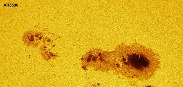 El Sol est on fire As es la mancha solar ms grande del Ciclo Solar 25  