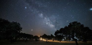 Dnde y cmo ver las estrellas en Extremadura Senderos Nocturnos y Miradores Celestes