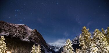 Las estrellas sobre las Montaas Rocosas de Canad