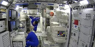 Los primeros astronautas ya estn en la nueva estacin espacial China 
