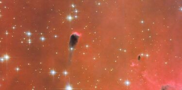 Hubble capta una impresionante imagen roja de la Nebulosa del Alma