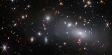 Podemos ver la misma galaxia triplicada al mismo tiempo Webb lo ha logrado
