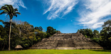 Astroturismo en el Sitio Arqueolgico Caracol Belice Las Estrellas y la Historia Maya