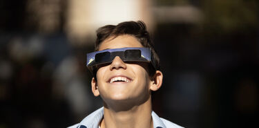 Desmontando bulos Cmo ver el eclipse solar de 29 de marzo 2025 sin arriesgar tu vista