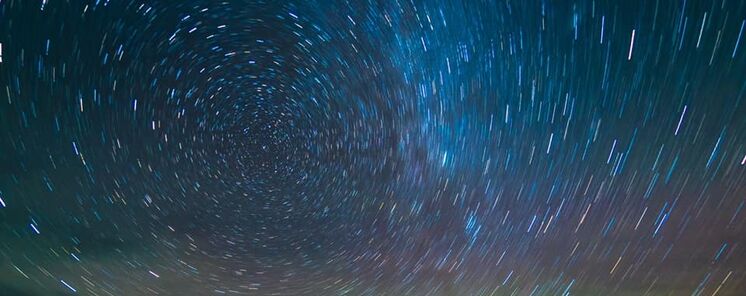 Estrellas en Mongolia Yurtas Tortugas y Montaas Sagradas  