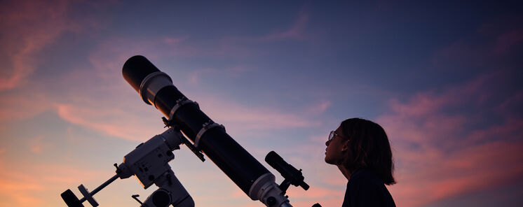 La primera vez que miras las estrellas todo lo que te pasa y no te cuentan