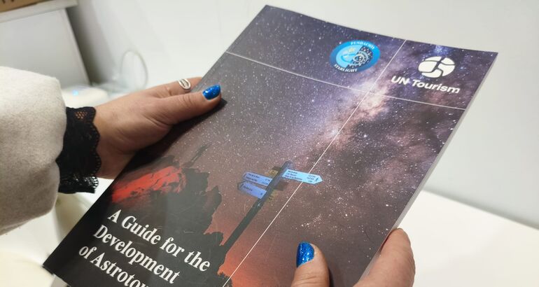 UN Tourism y Fundacin Starlight presentan en FITUR la primera gua global de Astroturismo