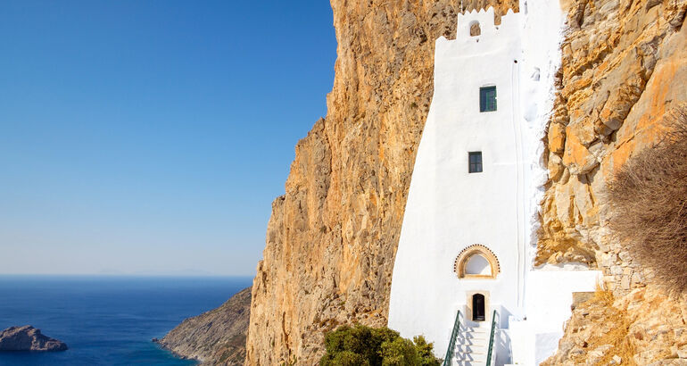Amorgos la isla griega donde el Mediterrneo an tiene cielos oscuros