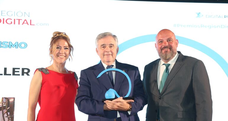 Rafael Bachiller recibe el Premio Turismo de  ReginDigital por impulsar el astroturismo