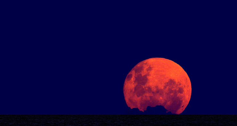 Planes para hoy La SuperLuna Azul de Agosto brillar esta noche 