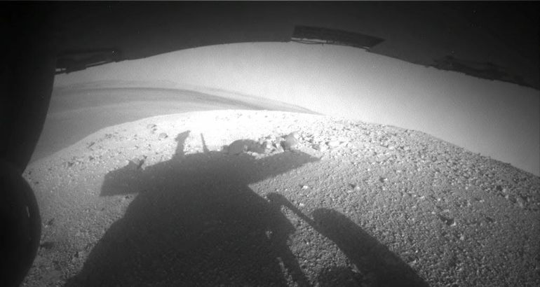 El Opportunity contina perdido en la tormenta de arena de Marte