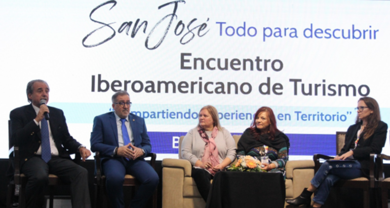 Jornada de Astroturismo en el Encuentro Iberoamericano de Turismo en Uruguay