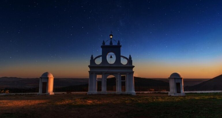 Observacin desde la Pea de Arias Montano Un Cielo Inolvidable en la Sierra de Aracena 