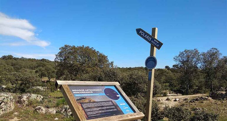 Las Estrellas de Sierra Morena desde el Mirador de Mingorramos