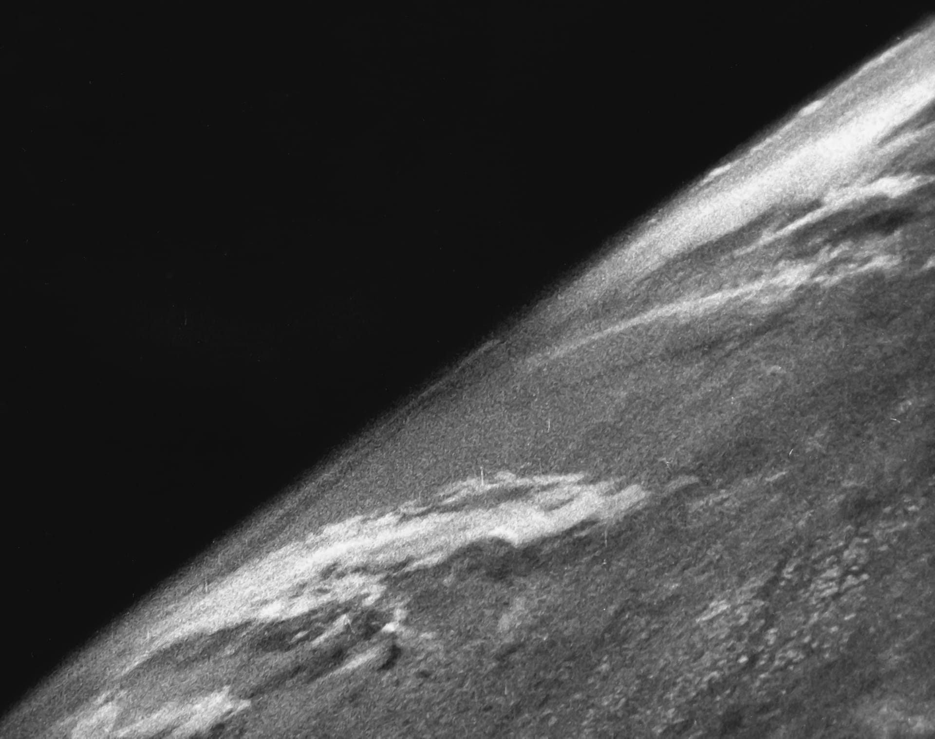 luna yb primera foto de la tierra desde el espacio