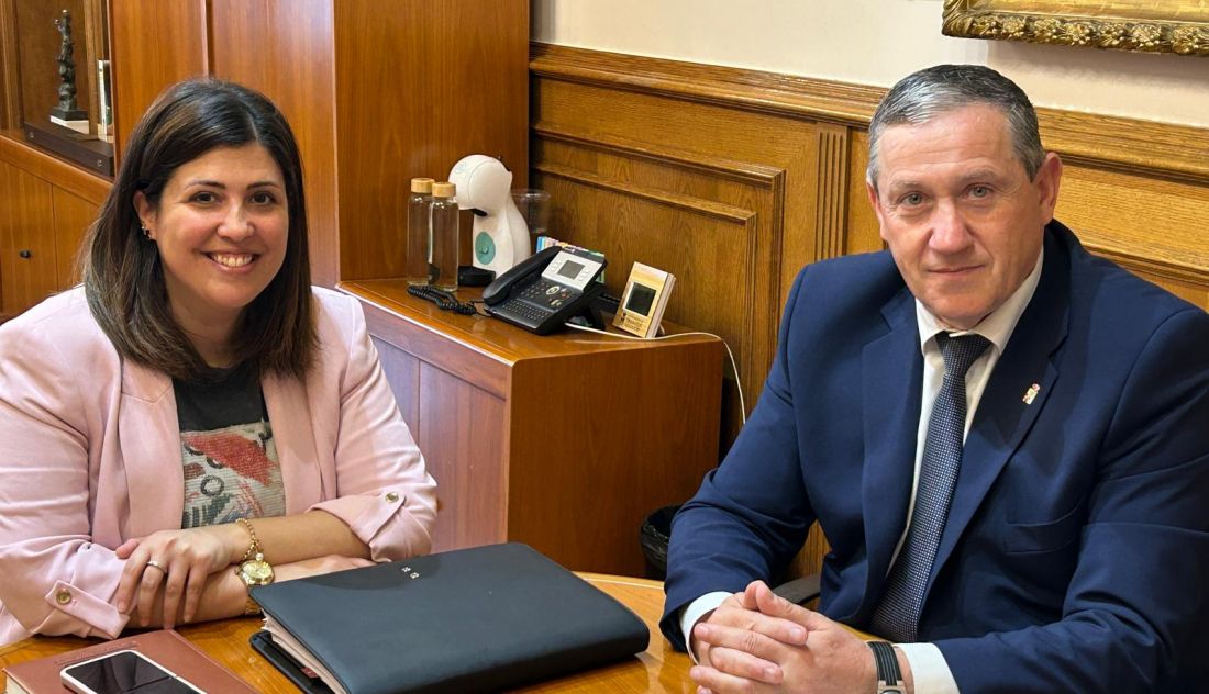 presente diputación de Zamora y alcaldesa de benavente